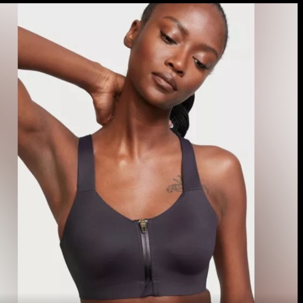 Victoria’s Secret Knockout Maximum Support Front Close Charcoal Gray Sports Bra
